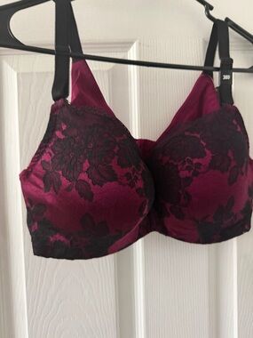 Full-Coverage Burgundy Lace Bra with Black Overlay - Unbranded